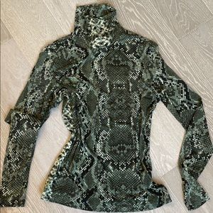 Turtle neck, green snake print, very stretchy, H&M